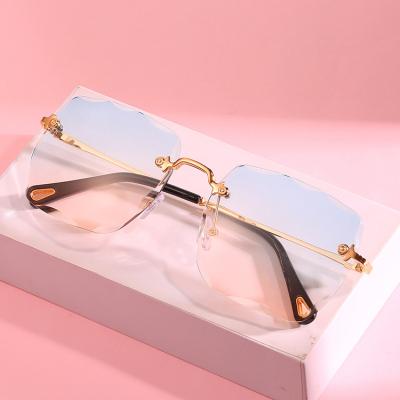 China 15 Years Experience DOISYER Sunglasses 2021 Square Frame Metal Vintage Rimless Sunglasses For Women for sale