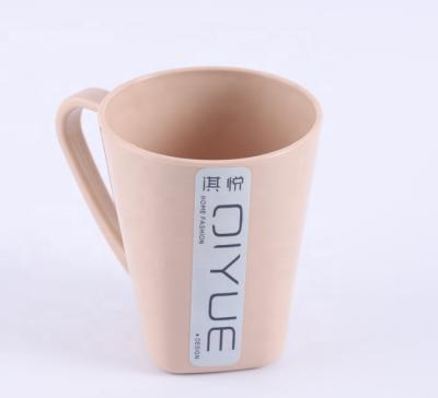 China 2022 QIYUE New Style Square Disposable Plastic Cups With Handle for sale