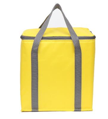 China Waterproof Large Compartment Yellow Insulated Box Food Hot Delivery Bags Thermal Motorcycle Pizza Bags for sale