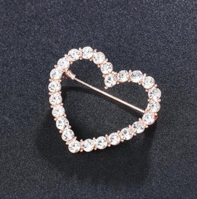 China ALLOY 2022011712 Crystal Heart Brooch Pin for sale