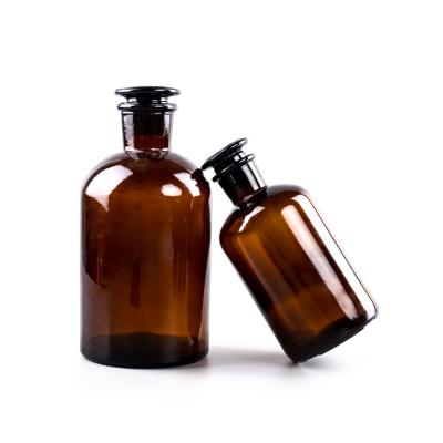 China Pharmaceutical Amber Glass Reagent Bottle Chemical Glass Jar 60ml 125ml 250ml 500ml 1000ml Apothecary for sale