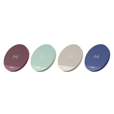 China OEM ODM 10w Car 10W Fast Charging Wireless Charger Pad Qi Wireless Charger Pad For Iphone 13 12 Mini Pro Xs 10w Wireless Charger for sale