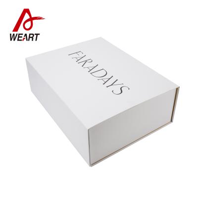 China Automatic Foldable Paper Boxes Gift Packaging With Magnets Te koop