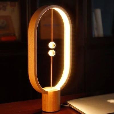 Chine Lampe d'équilibre magnétique rechargée à 3 niveaux de luminosité avec atténuateur tactile à vendre