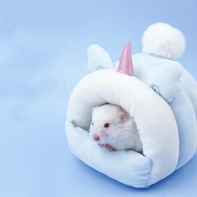 China Travel Guinea Pig Cave Beds Winter Supplies Bedroom Small Animals Pet Nest Sleep Mat for sale