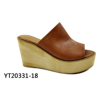 China Anti-odor 2022 Summer Ladies Slippers Travel Slope Heel Platform Leather Wear Resistant Outdoor Slippers for sale