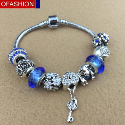 China European DIY Jewelry Fast Delivery Enamel Flower Charm Bracelet Romantic Blue Glass Beaded Bracelet Crystal Heart Lock Key Bangle à venda