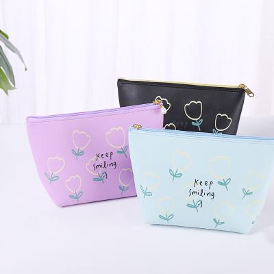 China OEM PU Leather Travel Toiletry Bag Custom Women Handy Organizer Cosmetic Bag Makeup Bag With Flower Printing Te koop