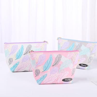 China Fashion Wholesale Feather Printing Logo Makeup Cosmetic Organizer Pouch Handy Custom Travel Zipper Bag for Women and Girls for sale