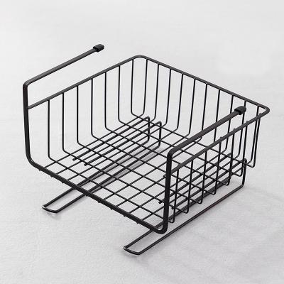 China Viable Under Shelf Wire Storage Basket Household Metal Under Shelf Hanging Storage Bin Basket Space Saving For Kitchen Office Shelf Te koop