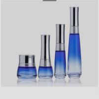 Chine La bouteille en verre cosmétique légère de luxe a placé 30G imperméable 50G 30ML 100ML à vendre