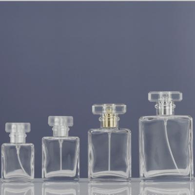 China Cuadrado Crystal Perfume Spray Bottle Multipurpose 30ml 50ml ultraligero en venta