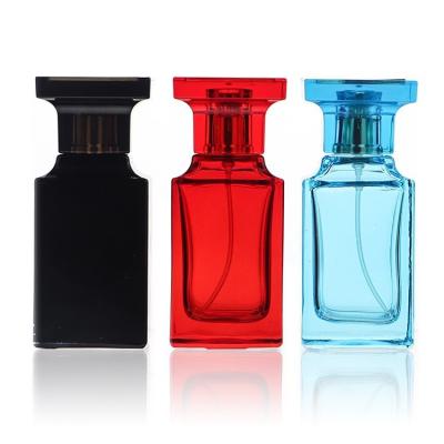 Chine Bouteille en verre vide vigoureuse 30ml inodore ultra-léger 50ml de jet de parfum à vendre