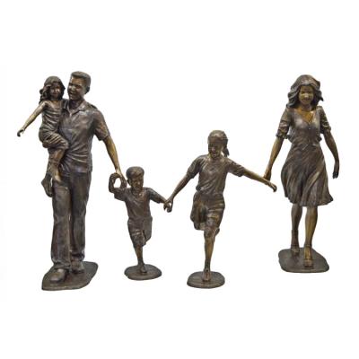 China Life Size Bronze Happy Sculpture Family Europe Outdoor Family Figure Of Five Sculpture for sale