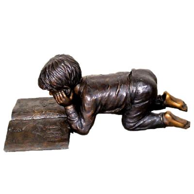 China Europe Factory Custom Outdoor Decoration Little Boy Reading Book Statue Life Size Bronze Sculpture For Garden for sale