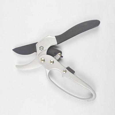 China Modern Anti-Slip Handle Gardening Pruning Grafting Trimmer Ratchet Branch Tree Hand Pruner Scissors Shears Tools Bypass Garden Pruner for sale