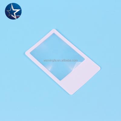 China Desktop Magnifying Plastic Card Reading 3X Portable Magnifying Glass For Reading Letters Magazines Books Magnifying Glass for sale