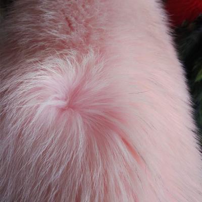 China Eco Friendly Eco Friendly Good Pink Dyed Real Raccoon Fur Raw Skin for sale