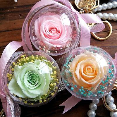 China Gift Items For Birthday Mother's Day Lovely Keepsake Preserved Flower Key Chain Preserved Roses Key Chain for sale