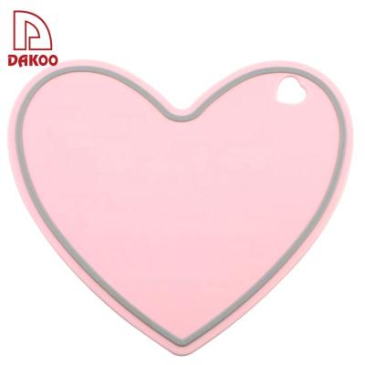 China Household Heart Shape New Fresh PP Chopping Board durable cutting board for sale