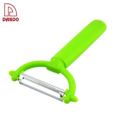 Cina Custom Vegetable Fruit Grater Kitchen Tools PP Material Stainless Steel Peeler in vendita