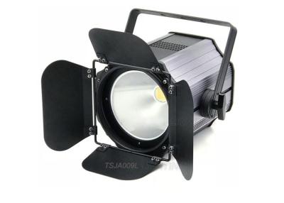 Chine Le bourdonnement mené de projecteur de studio de l'ÉPI 3200k 6500k 200w a mené la lumière de Fresnel avec la porte de grange à vendre