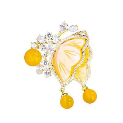 China UsageJewelry Decoration ZHIWEI new national style beeswax butterfly mother-of-pearl brooch creative elegant temperament clothing accessories p for sale