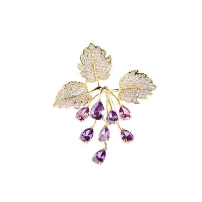 China Jewelry Decoration ZHIWEI fashionable and elegant grape brooch creative simplicity fashion pins clothing accessories design accessories brooch for sale