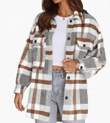 China Custom Women's Anti-Pilling Flannel Plaid Jacket Long Sleeve Button Down Chest Pocketed Shirts Coated Women's Blouses for sale