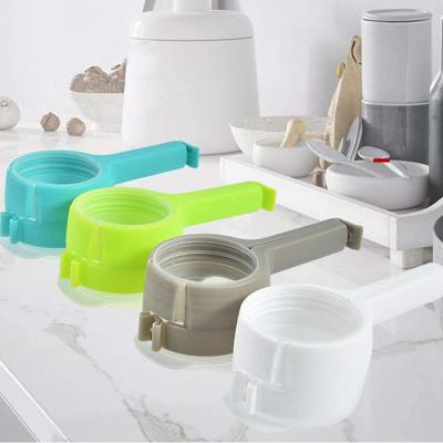 China Spoon Plastic Food Staple Viable Sealing Bag For Pouring Food Staples With A Lid for sale