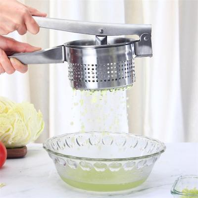 China Viable Zinc Alloy Multi-function Juicer 3-in-1 Manual Kitchen Instruments Juicer Juicer Potato Crusher for sale