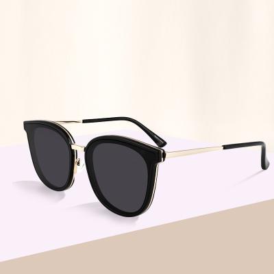 China Fashion Sunglasses In Stock Polarized Sunglasses UV Material Men Female Sunglasses TR90 for sale