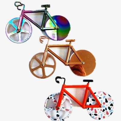 China Sustainable Heart Shape Round Stainless Steel Bicycle Pizza Cutter Wheel Kitchen Decor Accessories for sale