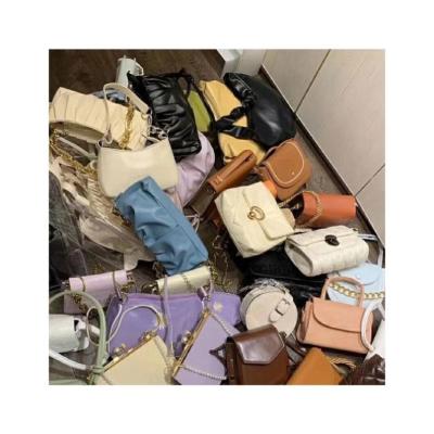 China Fashionable Used Clothing 2021 Hot Selling 50 Kg Per Bullet Colorful Second Hand Clothing Hot Selling Used Bags Used Clothes for sale