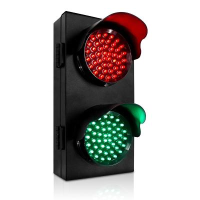 China Metal With Paint Cold Rolled Plate Housing 100mm Red Green LED Traffic Light for sale