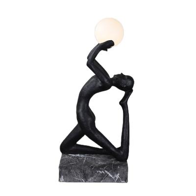 China Simple Modern Creative Home Light Noise Human Art Sculpture Large Floor Decoration Europe Abstract for sale