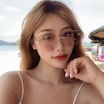 China Internet Celebrity Recommend Optical Cut Hollow Chain Lens Frame Hexagon Sunglasses River Rimless for sale