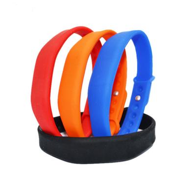 China Best Quality 13.56Mhz Nfc Wristband N215 RFID Silicone Rubber Waterproof/Waterproof Wristband for sale