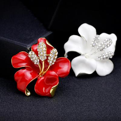 China High quality exquisite different colors rose flower brooch bride wedding wholesale brooch in stock for sale