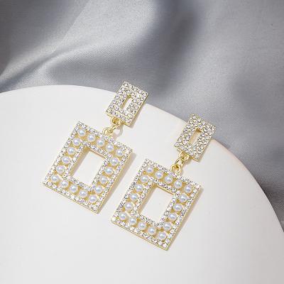 China Low Price High Quality Square Diamond Stud Earrings Vintage Shining Dangling Earrings With Pearl for sale