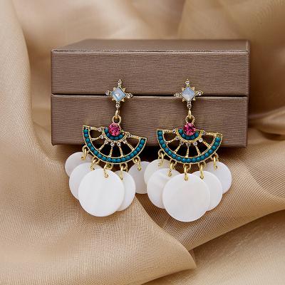 China Women Helix Shaped Shell Pendant Earrings Retro Jewelry Bohemian Style High Quality Stud Earrings for sale