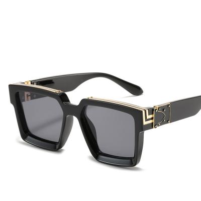 China Big Fashion Brand Design One Size Square Sunglass Fashionable Big Frame Big Sunglasses for sale