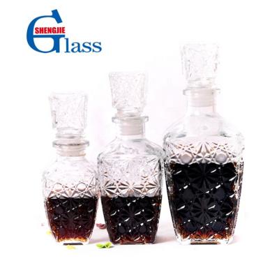 China Wine ; Whiskey; 500ML Unique White Rum Vodka High Glass Bottle With Glass Stopper for sale