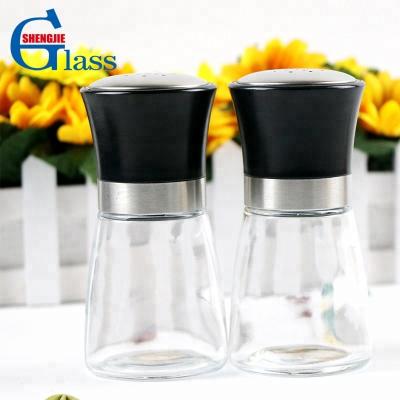 China Viable Black Pepper Crusher Universal Glass Bottle 5 Ounce Spice Bottle Glass Crusher With Sifter Lid Factory Price for sale