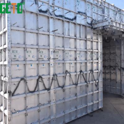 China Modern Building Concrete Retaining Wall / Precast Retaining Walls Aluminum Formwork Panel for sale