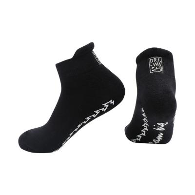 China Black Non Slip Pilates Anti Slip Half Toe Socks Sporty Comfortable Grip Yoga For Adults Ladies Women With Customized Packing for sale