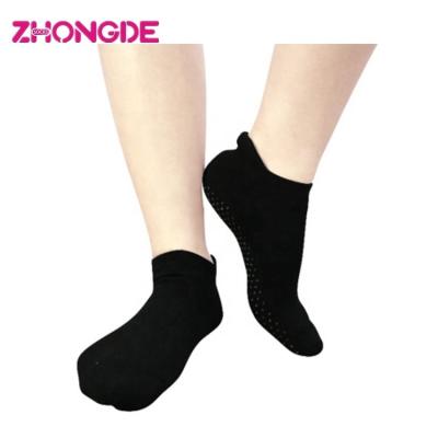 China Non Slip Antibacterial Women Pilates Yoga Comfortable Athletic Socks For Sale for sale