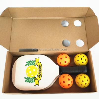 China Custom Eco-Friendly Logo Maple Wood Pickleball Paddle 4 Balls 0.9cm Thick Maple Pickleball Racquet Set 4 Balls 0.9cm Set for sale