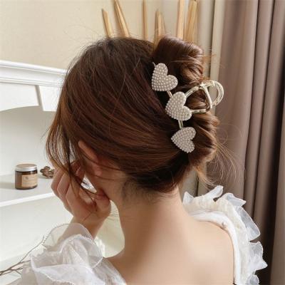 China New Design Accessories CIA Fashion Pearl Hair Claw Custom Hair Claw Heart Shape Full Crystal Metal Hair Clips For Women for sale