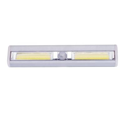 China Living Room Battery Powered Security Aluminium Cabinet Light COB LED Motion Sensor Light Bar for sale